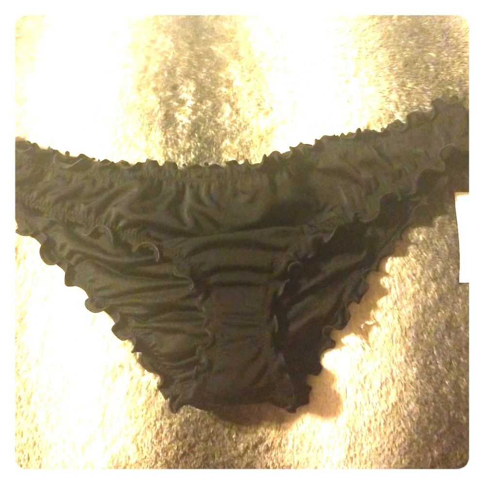 Ruffle Cheeky bathing suit bottoms
